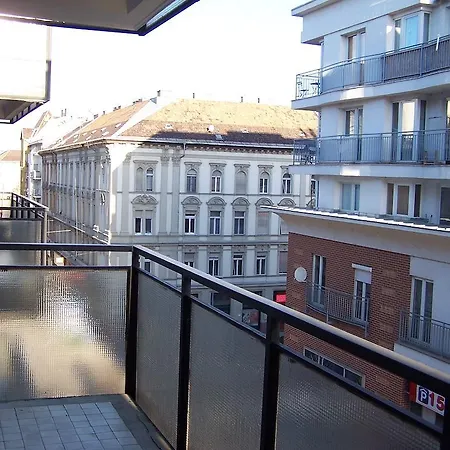 Apartment Sinko - Free Garage Parking, Central, 2 Bedrooms 4 Single Beds, Flexi Check-Out Budapest Exterior photo